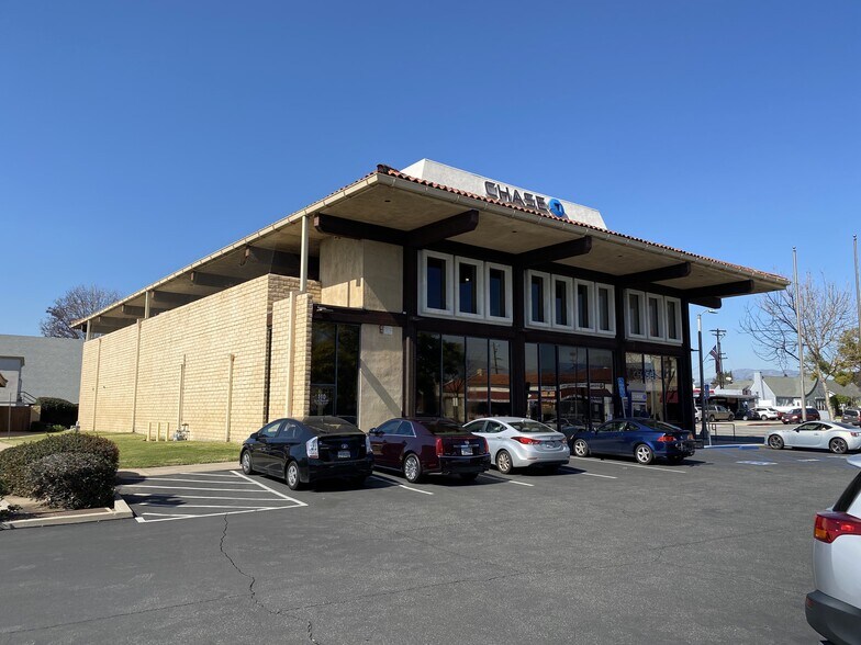 110-120 W Las Tunas Dr, San Gabriel, CA à louer - Photo du bâtiment - Image 3 de 19