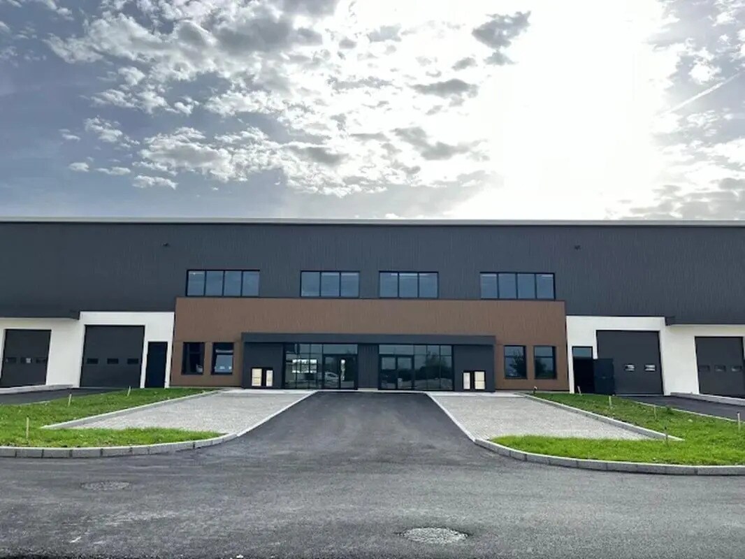 Office in Saint-Priest for lease Building Photo- Image 1 of 9