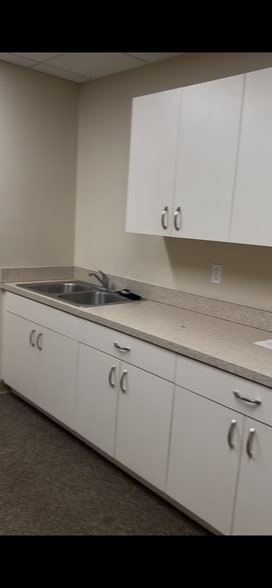 1925 Capital Cir NE, Tallahassee, FL for lease - Building Photo - Image 3 of 9