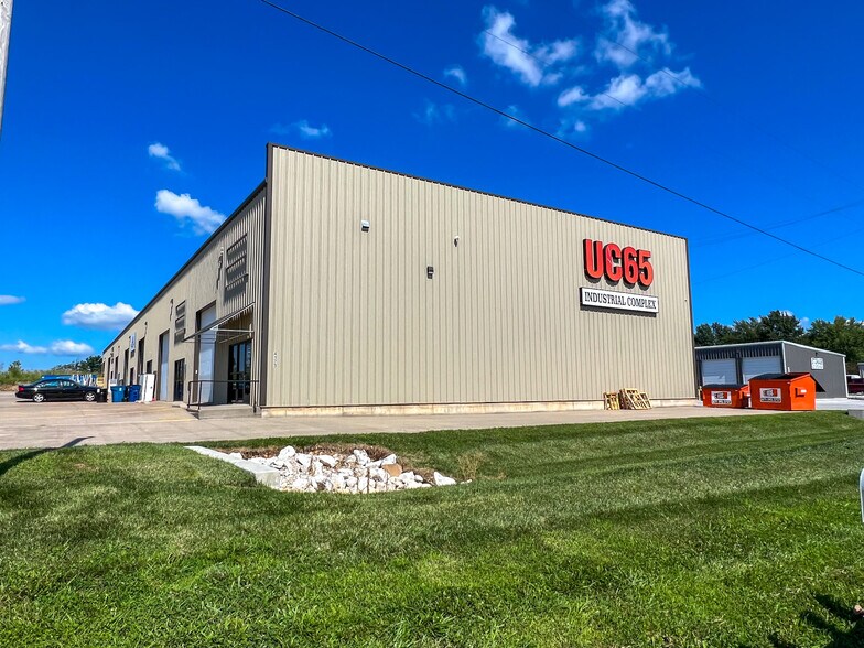 4173 N 20th St, Ozark, MO à louer - Photo du bâtiment - Image 2 de 13