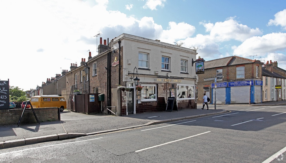 236 Hanworth Rd, Hounslow for sale - Building Photo - Image 2 of 12