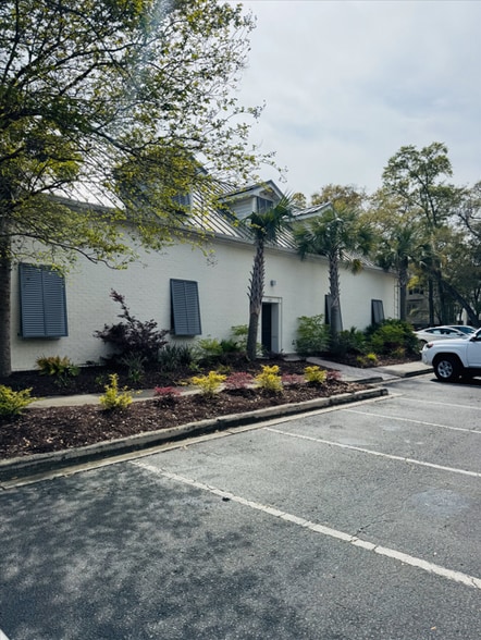 125c Wappoo Creek Drive, Charleston, SC for lease - Building Photo - Image 1 of 23
