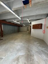 8101-8129 N Oak Tfwy, Kansas City, MO for lease Building Photo- Image 1 of 10