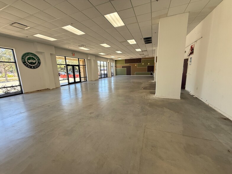 348-380 Destination Daytona Ln, Ormond Beach, Ormond Beach, FL for lease - Interior Photo - Image 2 of 8