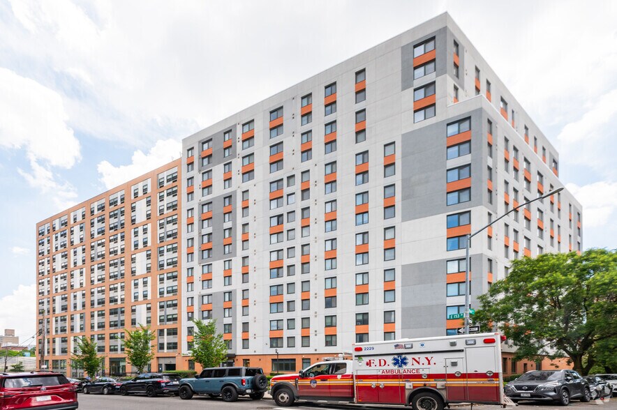 3000 Park Ave, Bronx, NY à vendre - Photo du bâtiment - Image 2 de 4