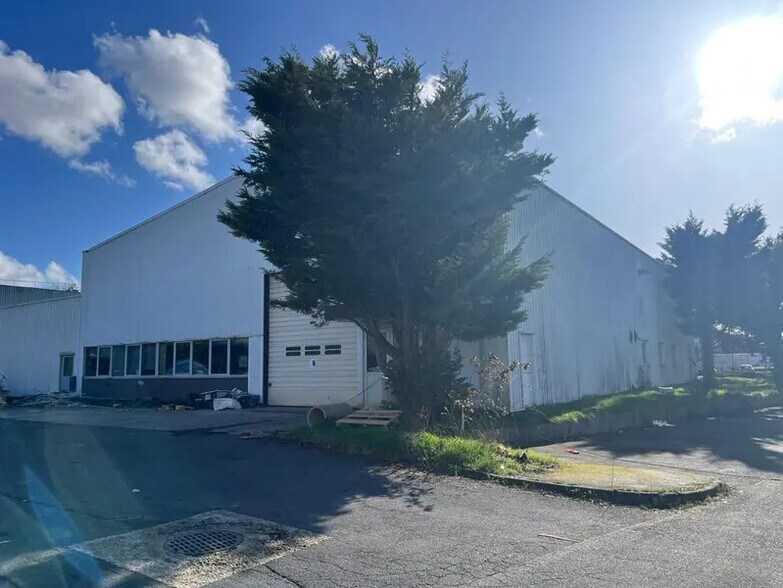 7-11 Rue De L'Equerre, SAINT-OUEN-L'AUMONE à louer - Photo du bâtiment - Image 3 de 22