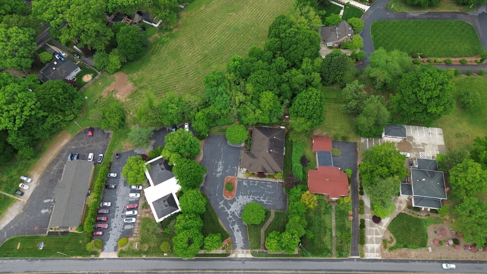 1217 Davie Ave, Statesville, NC for sale - Building Photo - Image 2 of 22