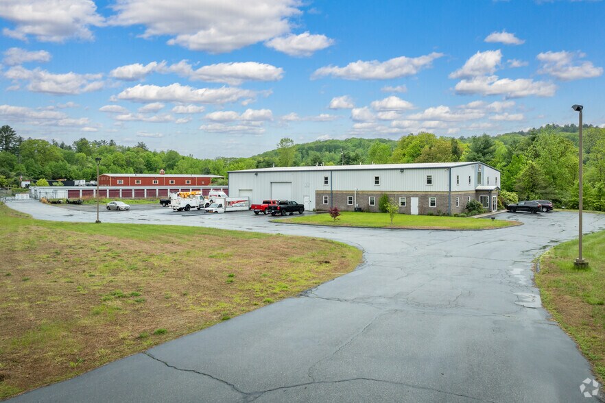 368 Killingly Rd, Pomfret, CT à vendre - Photo du bâtiment - Image 2 de 11