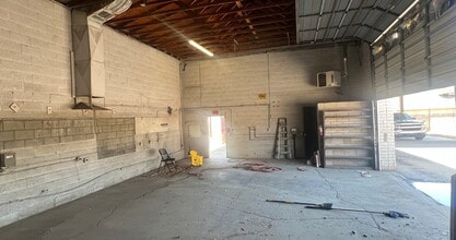 11039 N Cave Creek Rd, Phoenix, AZ for lease Interior Photo- Image 1 of 1