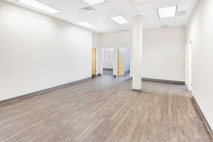 88 Inverness Cir E, Englewood, CO à louer - Photo intérieure - Image 2 de 22