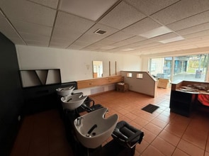 4 Alderston Dr, Dunfermline for lease Interior Photo- Image 2 of 2