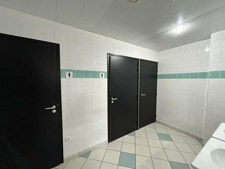 Office in Lille for lease - Interior Photo - Image 2 of 5