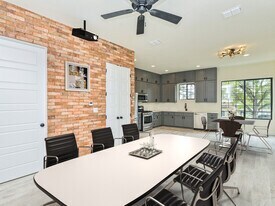 802 Lydia St, Austin, TX for lease - Interior Photo - Image 3 of 8