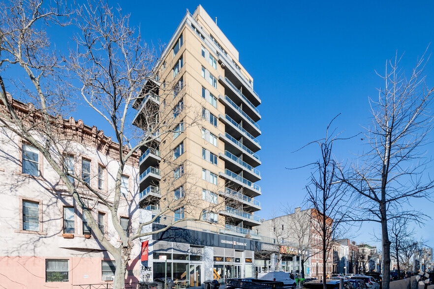 136-144 N 8th St, Brooklyn, NY for lease - Building Photo - Image 2 of 7