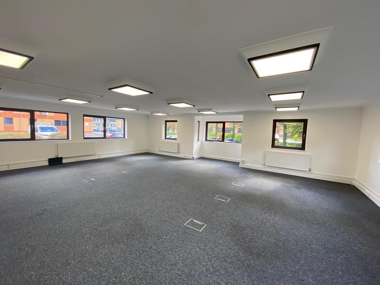 Caerphilly Business Park, Caerphilly for sale - Interior Photo - Image 3 of 5