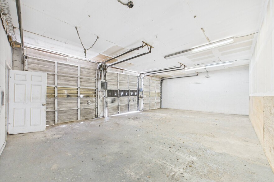 7731 Industrial Rd, Melbourne, FL à vendre - Photo du bâtiment - Image 2 de 18