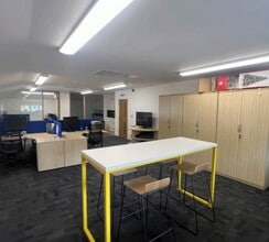 Primrose Hl, Kings Langley à louer Photo du bâtiment- Image 2 de 6