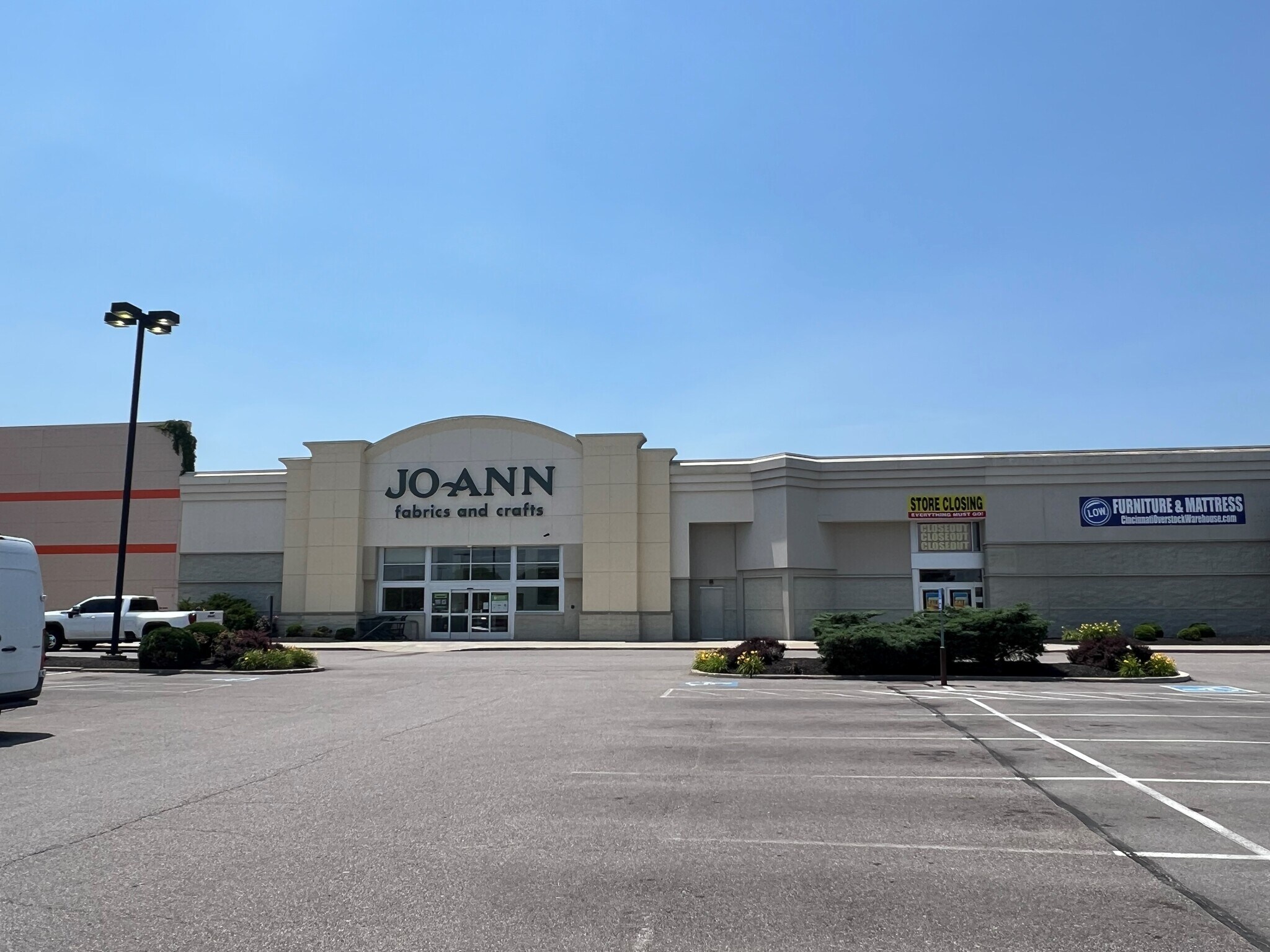 83-87 Spiral Dr, Florence, KY à louer Photo du bâtiment- Image 1 de 13