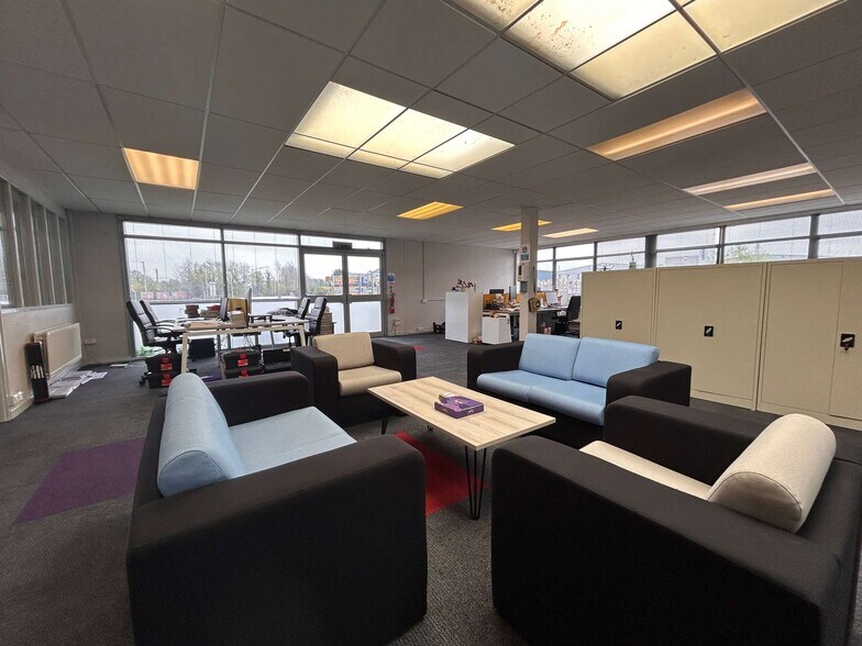 19A Ballinderry Rd, Lisburn à louer - Photo du bâtiment - Image 2 de 2