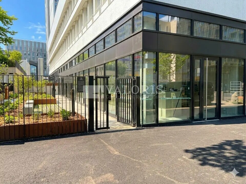 Commerce de détail dans Lyon à louer Photo du bâtiment- Image 1 de 18