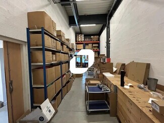 Plus de détails pour Bureau, Local d'activités à louer