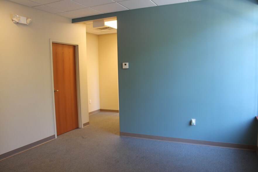 3799 Commerce Ct, North Tonawanda, NY à louer - Photo intérieure - Image 3 de 6