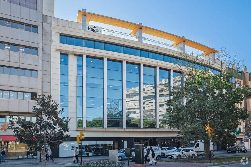Plaza de la Solidaridad, 12, Málaga, Málaga à louer - Photo du bâtiment - Image 2 de 2