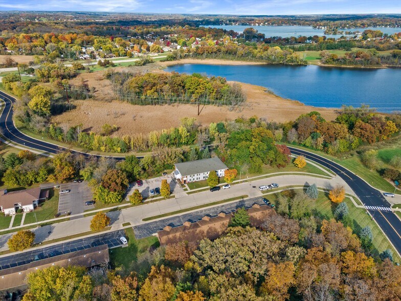 643 Meadow Ln, Burlington, WI à vendre - Photo du bâtiment - Image 3 de 18