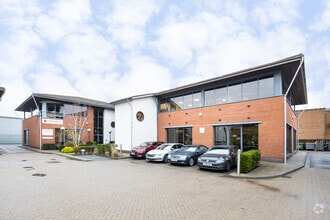 Easthampstead Rd, Bracknell for lease Primary Photo- Image 1 of 2