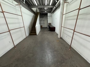 800 E 12th St, Los Angeles, CA for lease Interior Photo- Image 2 of 12