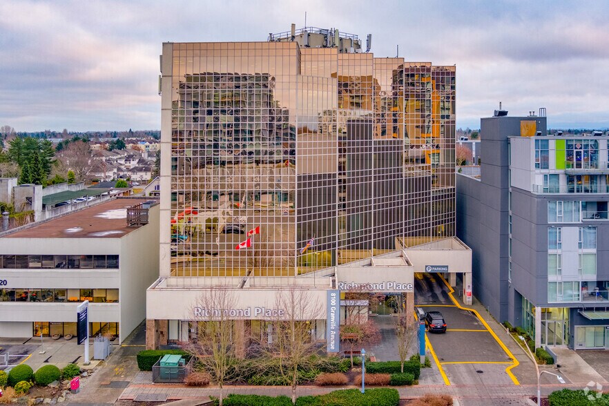 8100 Granville Ave, Richmond, BC à louer - Photo du bâtiment - Image 3 de 7