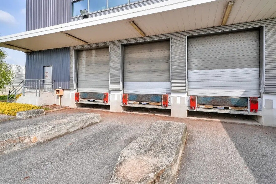 Industrial in Villeparisis for lease - Building Photo - Image 3 of 14