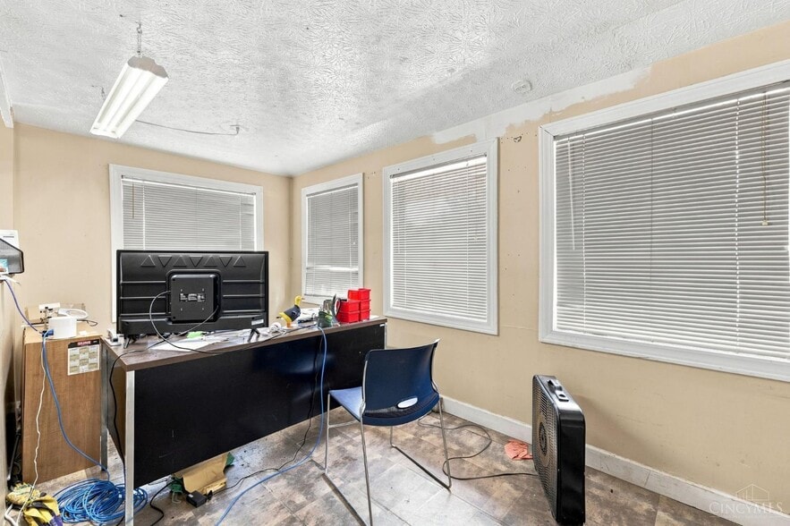 1077 Millville Ave, Hamilton, OH for sale - Building Photo - Image 3 of 25
