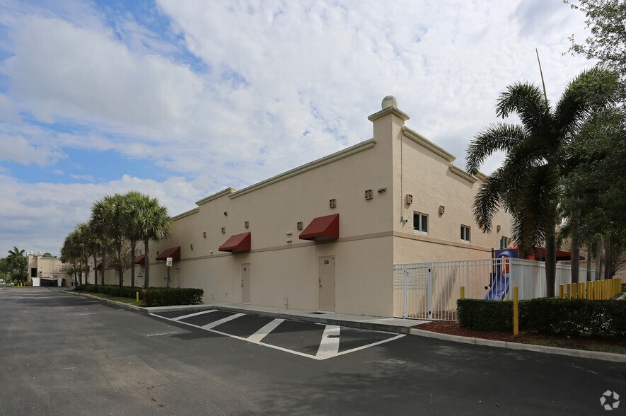 4800 W Hillsboro Blvd, Coconut Creek, FL for lease - Building Photo - Image 3 of 7