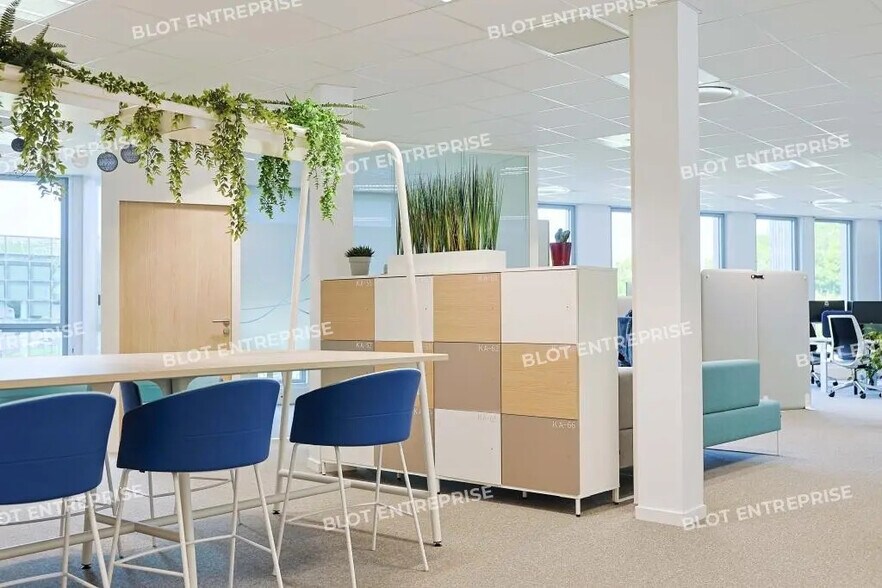 Bureau dans Orvault à louer - Photo du bâtiment - Image 3 de 11