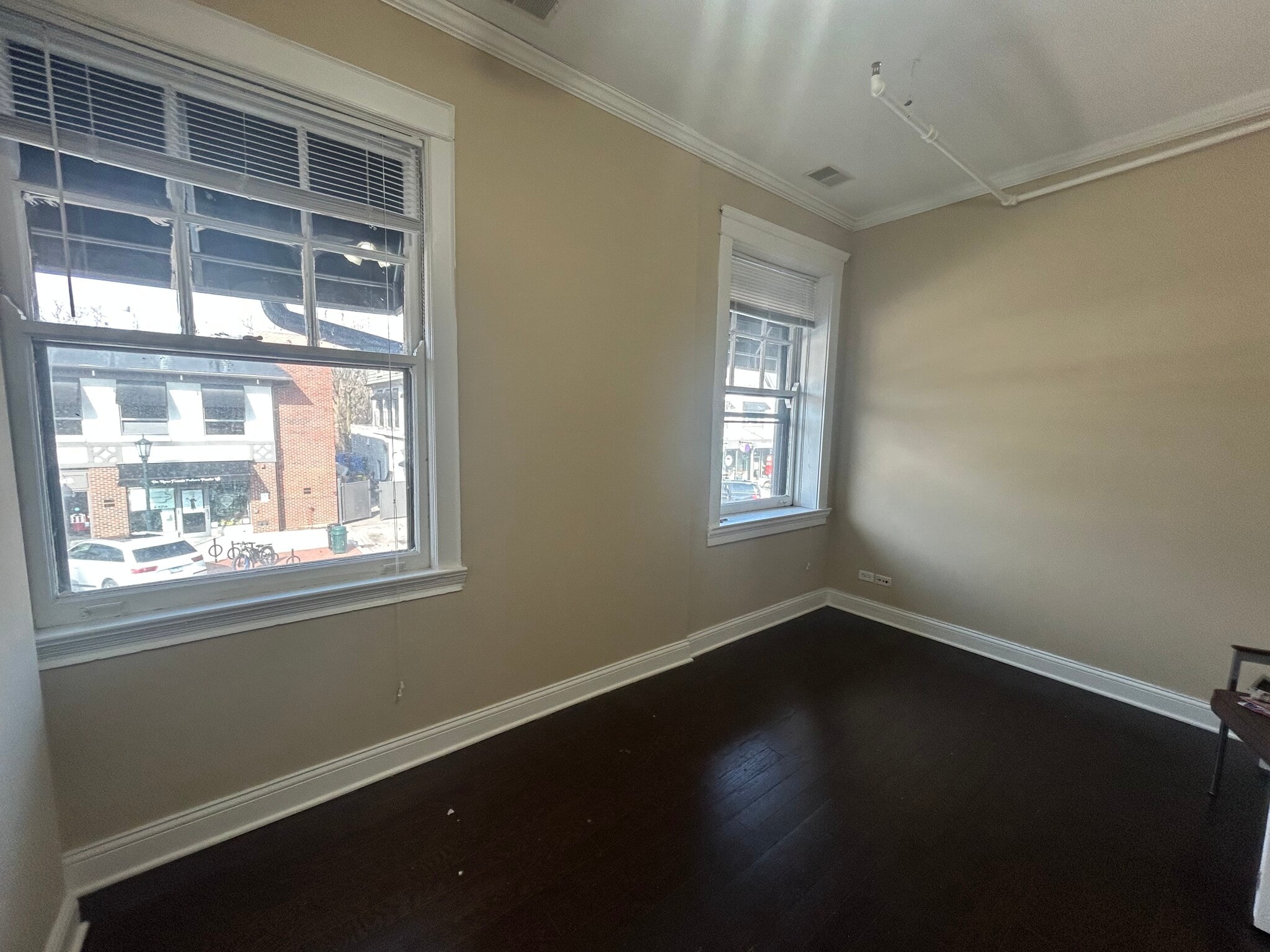 543-561 Lincoln Ave, Winnetka, IL à louer Photo intérieure- Image 1 de 2