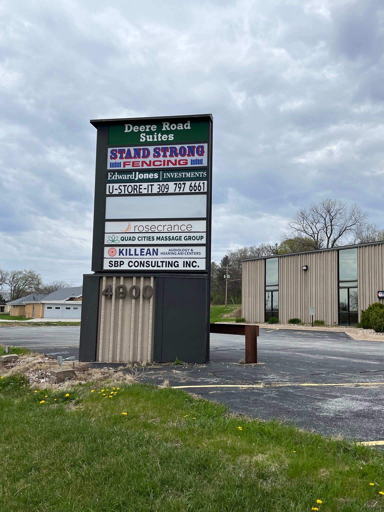 4900 38th Ave, Moline, IL à louer Photo intérieure- Image 1 de 7