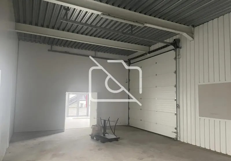 Industrial in Les Clayes-sous-Bois for lease Interior Photo- Image 1 of 5
