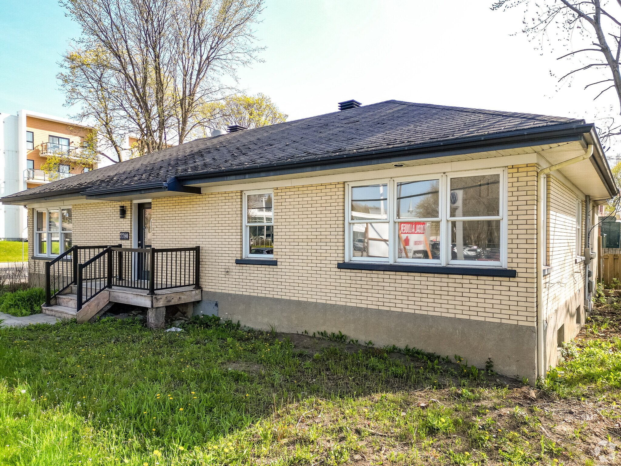 7780 Boul Henri-Bourassa, Québec, QC for sale Primary Photo- Image 1 of 1