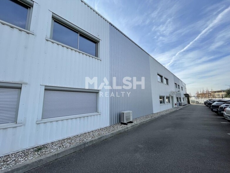 Flex in Vourles for lease - Building Photo - Image 2 of 5