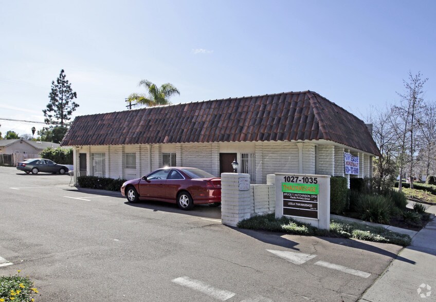1027 E Grand Ave, Escondido, CA à vendre - Photo du bâtiment - Image 2 de 18