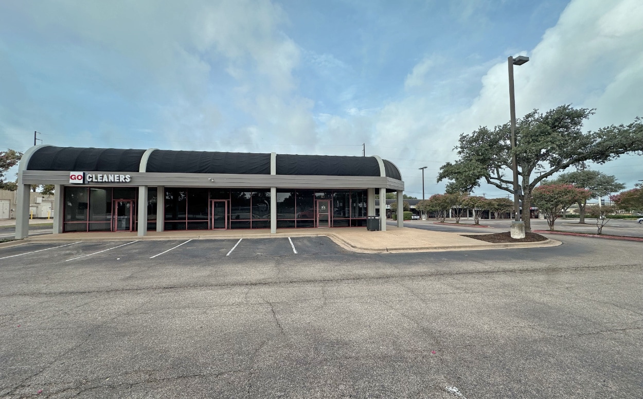 2521 Rutland Dr, Austin, TX for lease Building Photo- Image 1 of 7