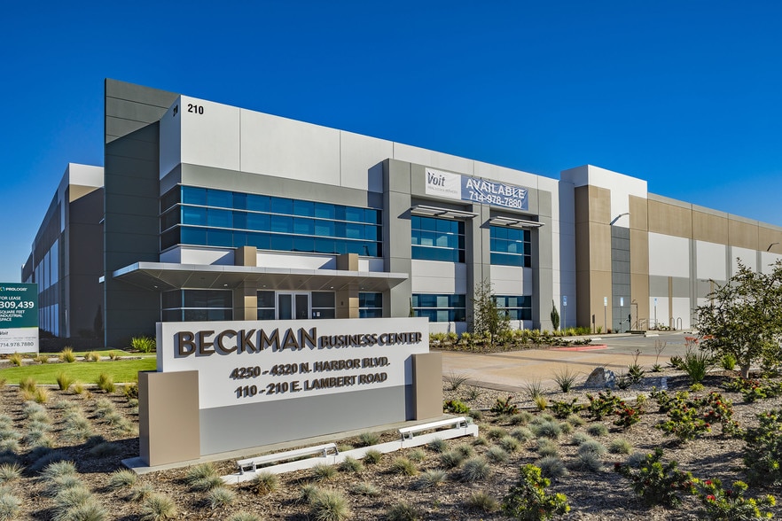 4260 N Harbor Blvd, Fullerton, CA for lease - Building Photo - Image 2 of 36