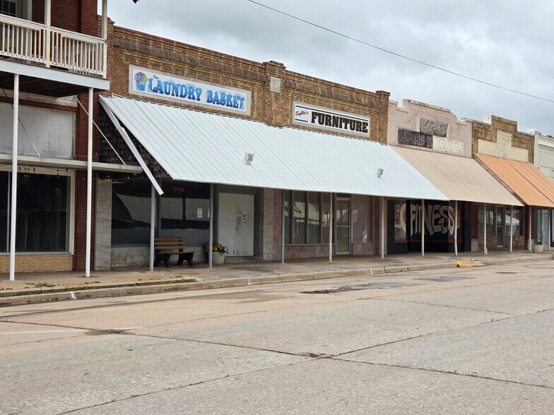 110 Main St, Ringling, OK à vendre - Photo du bâtiment - Image 2 de 16