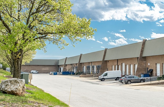 8679 Greenwood Pl, Savage, MD à louer - Photo du bâtiment - Image 2 de 7