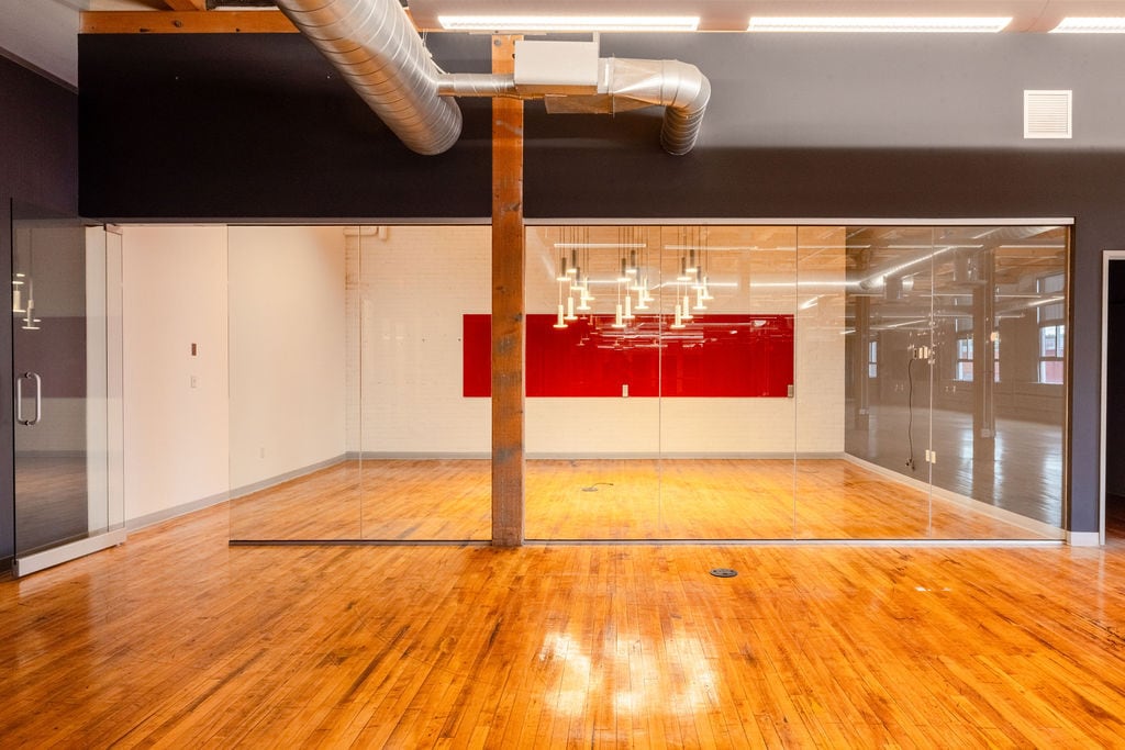 807 Broadway St NE, Minneapolis, MN for lease Interior Photo- Image 1 of 5
