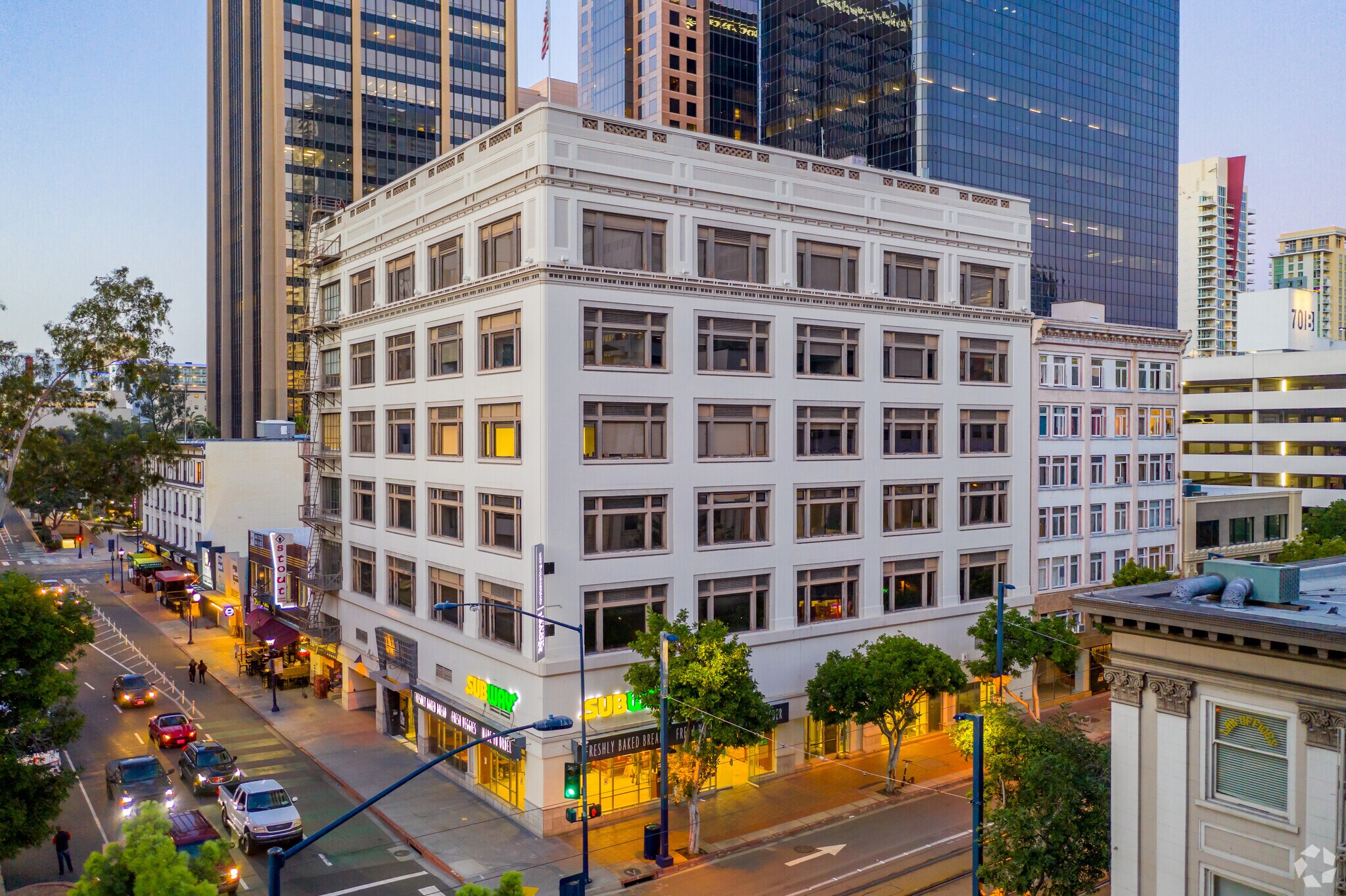 1111 6th Ave, San Diego, CA à louer Photo principale- Image 1 de 56