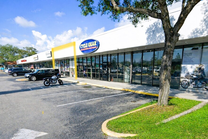 7201-7261 US Highway 19 N, Pinellas Park, FL à louer - Photo du bâtiment - Image 1 de 4