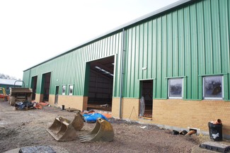 Plus de détails pour Tall Trees Estate, Cirencester - Industriel à louer