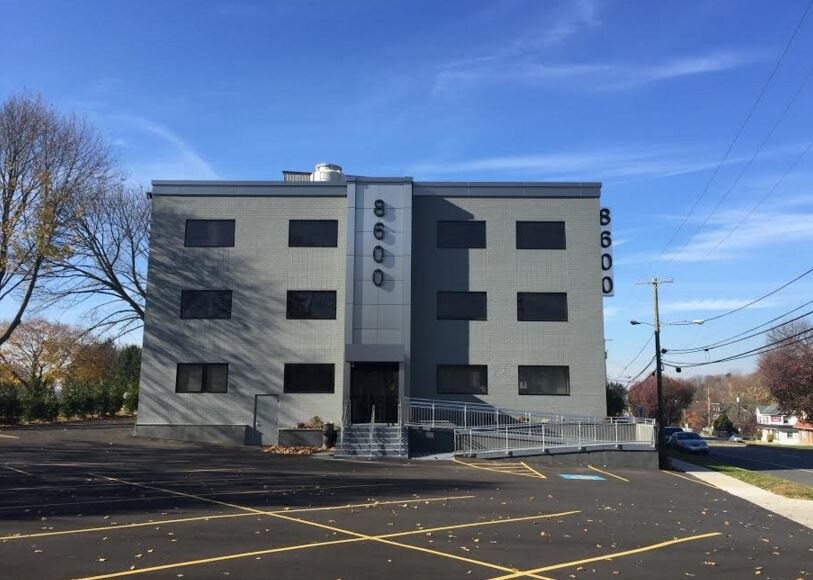 8600 West Chester Pike, Upper Darby Township, PA à louer - Photo du bâtiment - Image 3 de 7